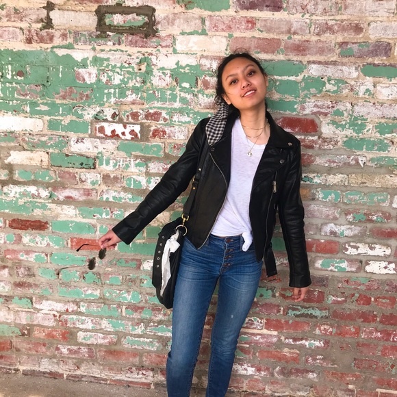 Meet your Posher, Izzy - Picture 3 of 3